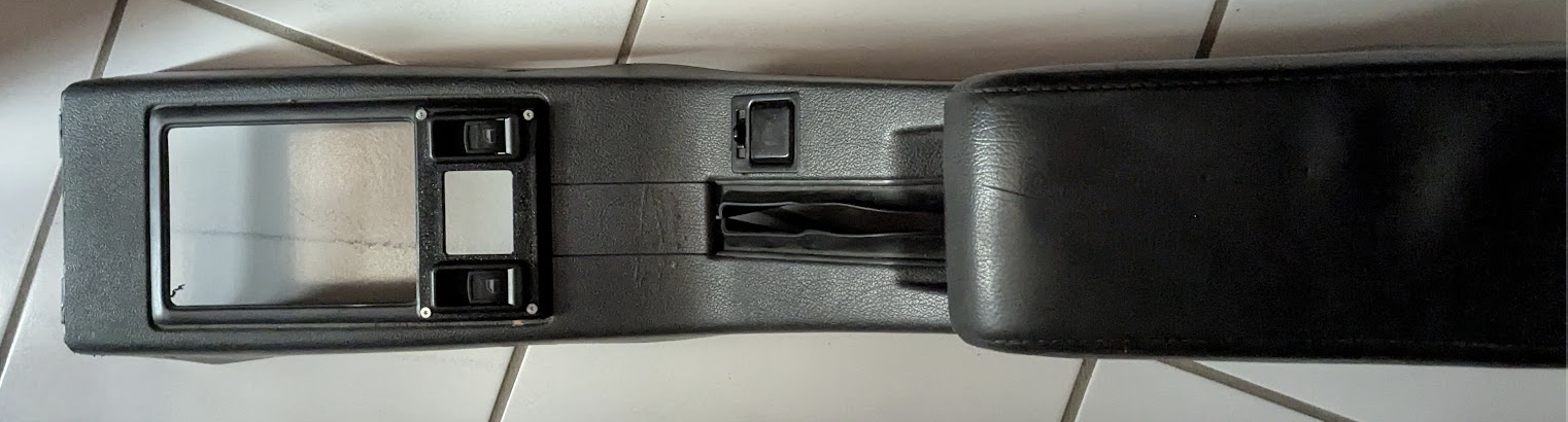 Center trim piece with mounted panel
